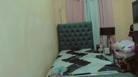 Snapshot of heatmusex_ chatting on 03-09-26, 08:07 Kylene3 online show from 03-09-26, 08:07