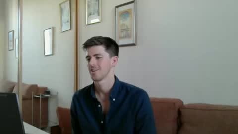 Snapshot of heatsignal chatting on 09-12-25, 02:28 HeatSignal online show from 09-12-25, 02:28