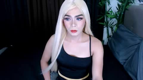 Snapshot of heaven_amethyst chatting on 09-12-25, 01:49 Goddess Heaven online show from 09-12-25, 01:49