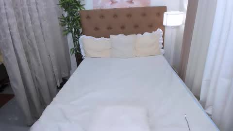 Snapshot of heaven_amethyst chatting on 10-15-25, 03:56 Goddess Heaven online show from 10-15-25, 03:56