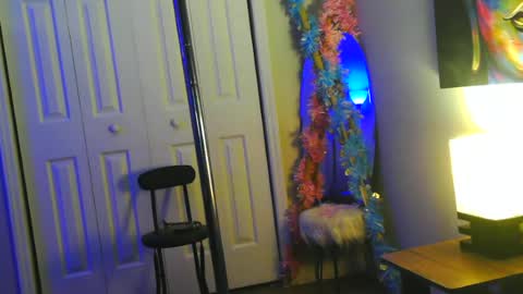 Snapshot of heavenllyy chatting on 06-18-26, 01:50 Heavenllyy online show from 06-18-26, 01:50