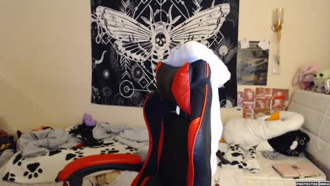 Snapshot of heavenlycreature chatting on 02-26-25, 12:38 Diana online show from 02-26-25, 12:38