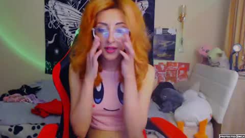 Snapshot of heavenlycreature chatting on 06-25-26, 12:32 Diana online show from 06-25-26, 12:32
