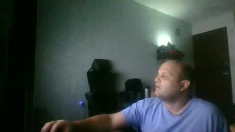 Snapshot of heavy_rebellxc chatting on 06-24-26, 04:00 Heavy Rebell online show from 06-24-26, 04:00
