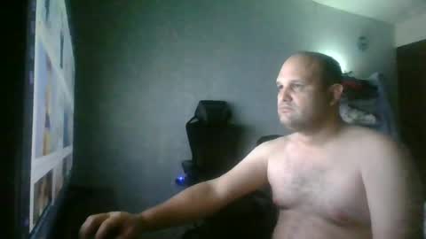 Snapshot of heavy_rebellxc chatting on 07-01-26, 04:25 Heavy Rebell online show from 07-01-26, 04:25