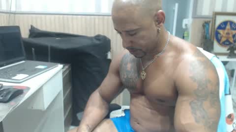 Snapshot of hebertgomes chatting on 02-15-25, 01:31 hebertgomes online show from 02-15-25, 01:31
