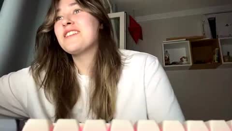 Molly online show from 06-25-26, 06:23