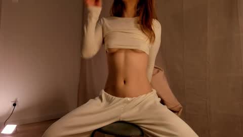 Snapshot of hee_jeen chatting on 01-07-25, 02:53 Jeen online show from 01-07-25, 02:53