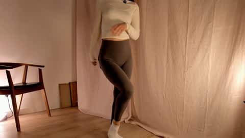 Snapshot of hee_jeen chatting on 01-22-25, 01:53 Jeen online show from 01-22-25, 01:53