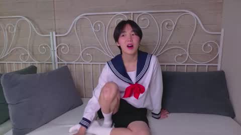 HEEJIN online show from 10-29-25, 08:21