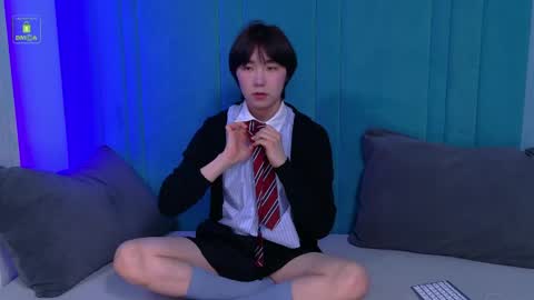 HEEJIN online show from 04-12-26, 03:39