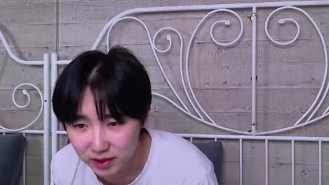 Snapshot of heejinwang chatting on 05-30-26, 04:42 HEEJIN online show from 05-30-26, 04:42