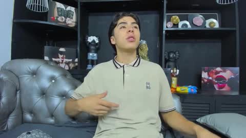 heellboy_ online show from 11-09-25, 01:26