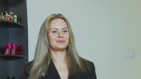 Snapshot of hefner_girl chatting on 12-03-24, 04:58 Helen online show from 12-03-24, 04:58