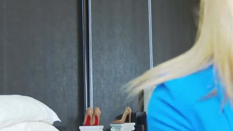 Snapshot of hefner_girl chatting on 12-06-24, 04:47 Helen online show from 12-06-24, 04:47