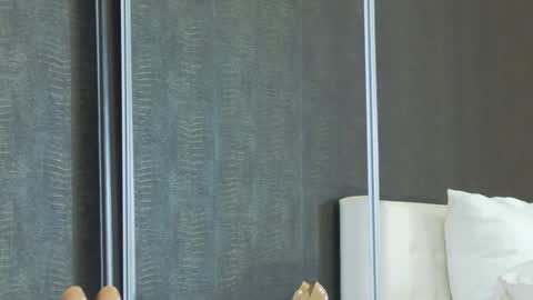 Snapshot of hefner_girl chatting on 12-11-24, 04:28 Helen online show from 12-11-24, 04:28
