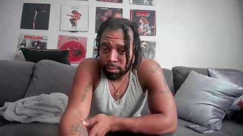 Snapshot of hegotthatlongdick chatting on 02-12-26, 10:27 BBCakezz3 online show from 02-12-26, 10:27