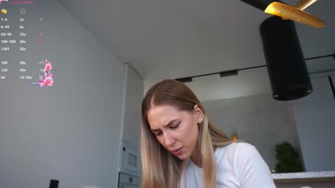 Snapshot of heidas_passion chatting on 09-11-25, 07:08 Heida online show from 09-11-25, 07:08
