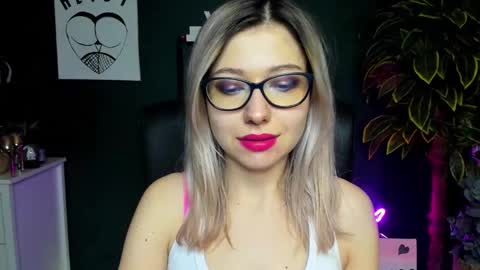 Snapshot of heidi_pleasure chatting on 12-30-24, 09:16 Heidi online show from 12-30-24, 09:16