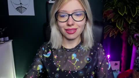 Snapshot of heidi_pleasure chatting on 01-06-25, 11:18 Heidi online show from 01-06-25, 11:18