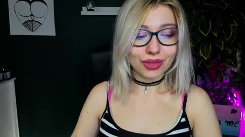 Snapshot of heidi_pleasure chatting on 01-13-25, 07:32 Heidi online show from 01-13-25, 07:32