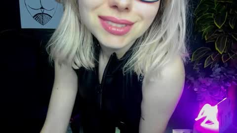 Snapshot of heidi_pleasure chatting on 02-03-25, 01:51 Heidi online show from 02-03-25, 01:51