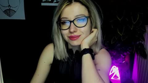 Snapshot of heidi_pleasure chatting on 02-11-25, 01:51 Heidi online show from 02-11-25, 01:51