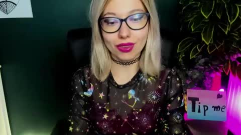 Snapshot of heidi_pleasure chatting on 02-17-25, 10:18 Heidi online show from 02-17-25, 10:18