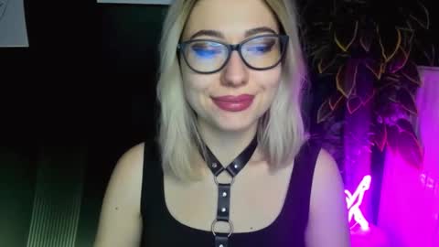 Snapshot of heidi_pleasure chatting on 02-26-25, 07:31 Heidi online show from 02-26-25, 07:31