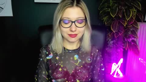 Snapshot of heidi_pleasure chatting on 03-07-25, 07:52 Heidi online show from 03-07-25, 07:52