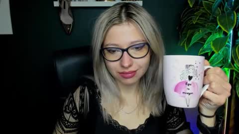 Snapshot of heidi_pleasure chatting on 09-30-25, 06:40 Heidi online show from 09-30-25, 06:40