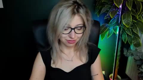 Snapshot of heidi_pleasure chatting on 10-07-25, 04:42 Heidi online show from 10-07-25, 04:42