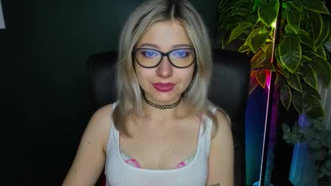 Snapshot of heidi_pleasure chatting on 10-09-25, 06:33 Heidi online show from 10-09-25, 06:33