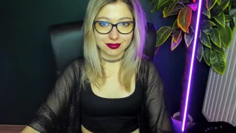 Snapshot of heidi_pleasure chatting on 02-04-26, 07:47 Heidi online show from 02-04-26, 07:47