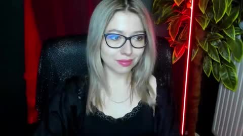 Snapshot of heidi_pleasure chatting on 03-09-26, 05:44 Heidi online show from 03-09-26, 05:44