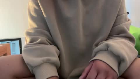 Snapshot of heidirose256 chatting on 02-15-26, 11:34 heidirose256 online show from 02-15-26, 11:34