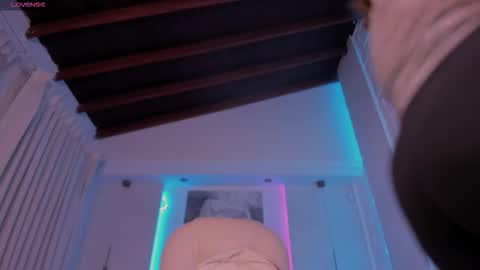 Heidy online show from 10-25-25, 04:09