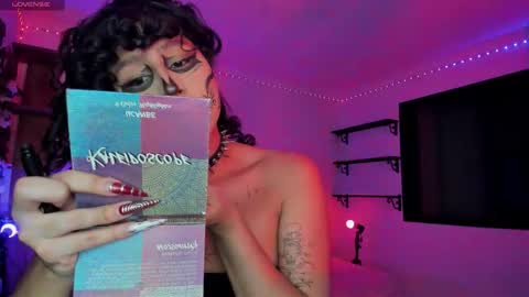 Heka Prudence online show from 03-19-26, 03:54