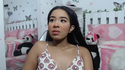 Snapshot of hela_sexy_xx chatting on 02-18-25, 08:27 hella online show from 02-18-25, 08:27