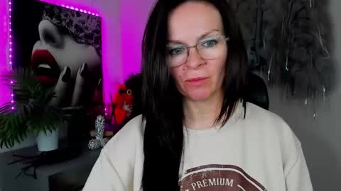 Helen online show from 04-10-26, 03:06