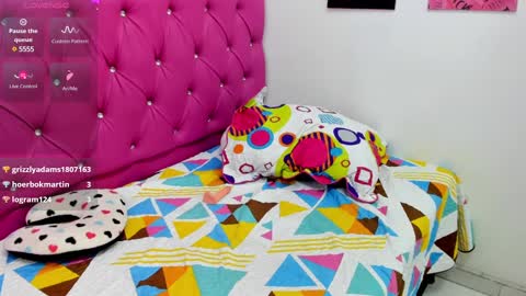 Snapshot of helen_russoo chatting on 03-07-25, 09:06 Helen online show from 03-07-25, 09:06