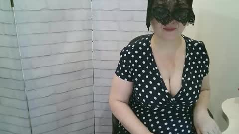 Snapshot of helen_xi chatting on 01-17-26, 05:56 Helen online show from 01-17-26, 05:56