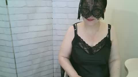 Snapshot of helen_xi chatting on 02-11-26, 05:23 Helen online show from 02-11-26, 05:23