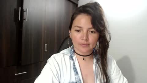 Snapshot of helena018 chatting on 10-11-25, 11:47 helena online show from 10-11-25, 11:47