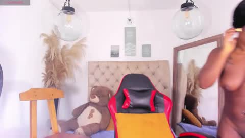 Snapshot of helena_copper chatting on 02-01-26, 11:47 HELENA COPPER online show from 02-01-26, 11:47