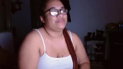 Snapshot of helena_grant chatting on 02-18-25, 03:53 Helena online show from 02-18-25, 03:53