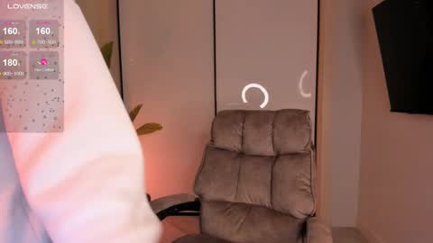 Snapshot of helena_lorente chatting on 01-23-25, 07:51 Helen online show from 01-23-25, 07:51