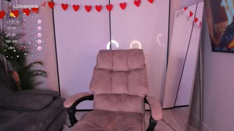 Snapshot of helena_lorente chatting on 03-08-26, 03:27 Helen online show from 03-08-26, 03:27