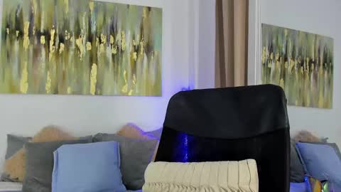 Snapshot of helena_santos01 chatting on 01-25-25, 06:13 Helena Santos online show from 01-25-25, 06:13