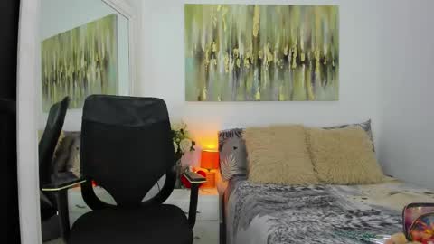 Snapshot of helena_santos01 chatting on 09-09-25, 11:43 Helena Santos online show from 09-09-25, 11:43